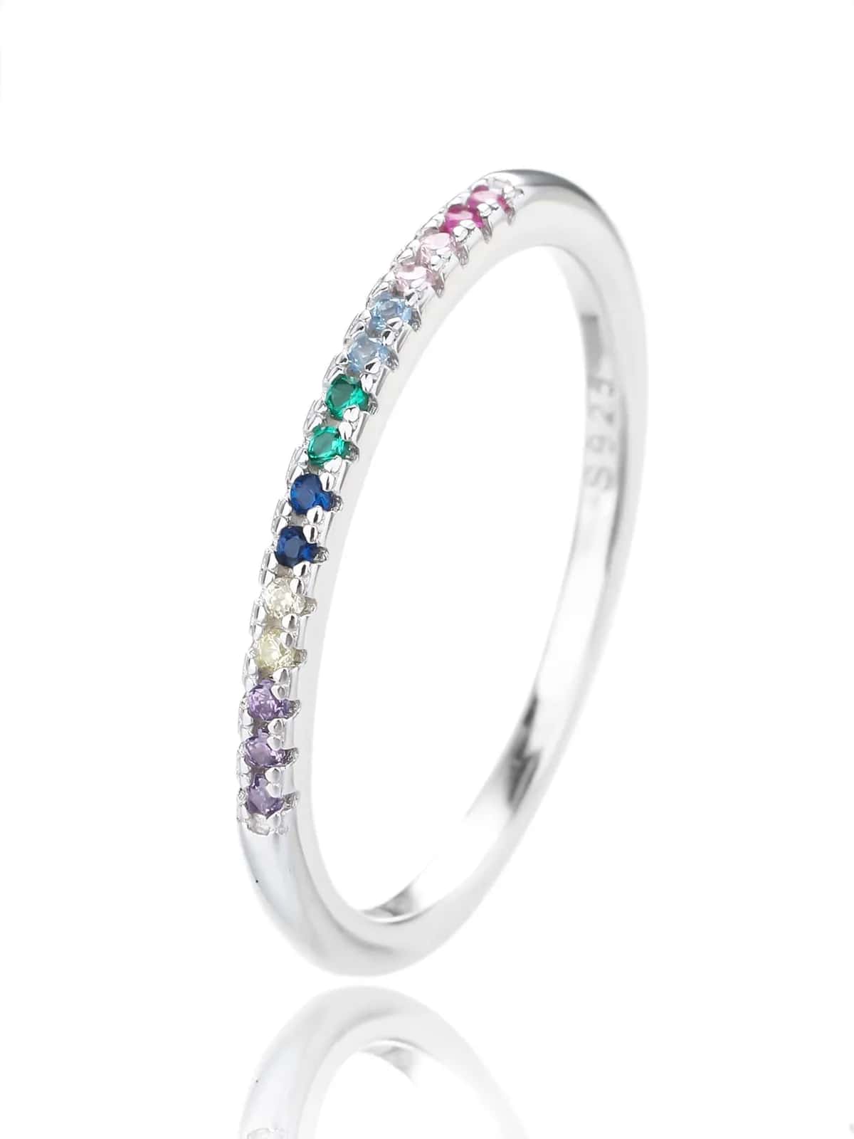Anillo de plata con circonitas en colores del arcoíris