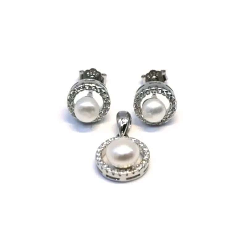Pendientes de botón y colgante de plata con perlas rodeadas de piedras blancas